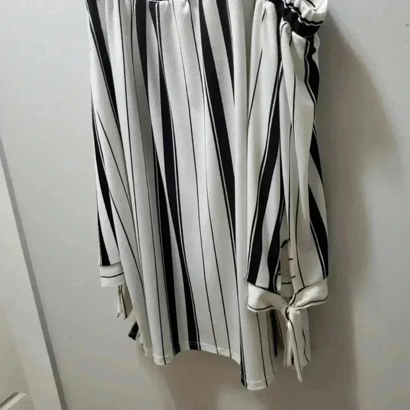 Sleeveless  top - Picture 4 of 4